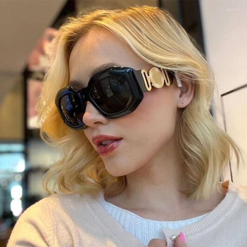 

Sunglasses Black Oversized Trendy Women Big Frame Geometric Round Sun Glasses Men Ladies Urban Style UV Protection 90S Shades