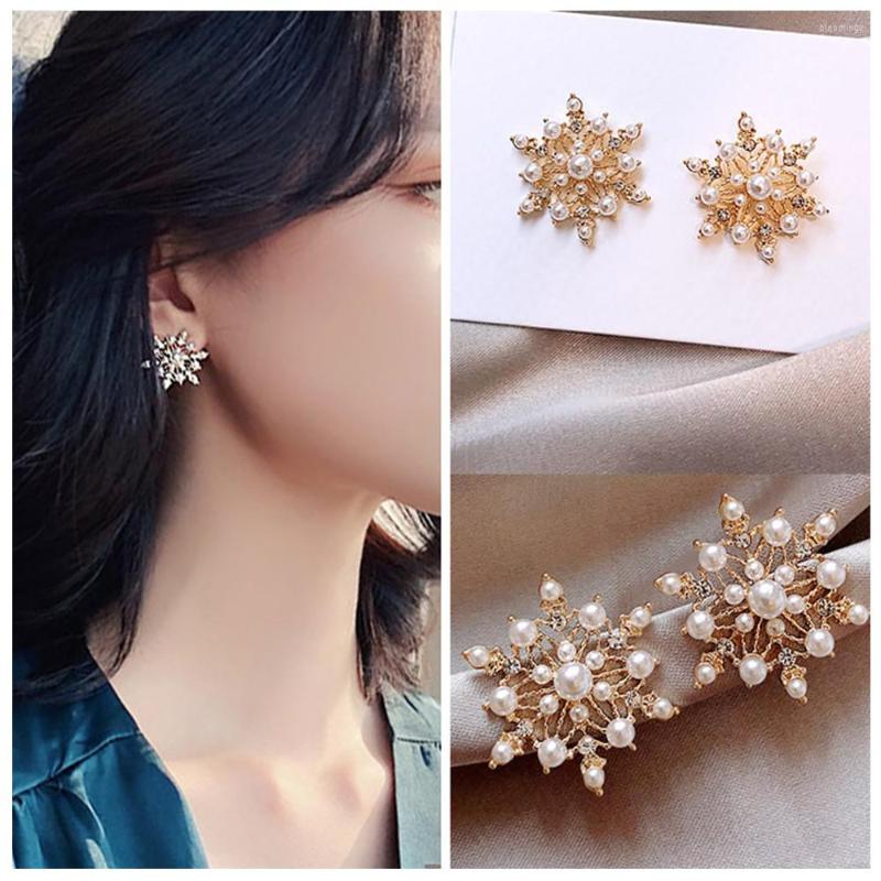 

Stud Earrings Exquisite Pearl Christmas Snowflake Ear For Women Shiny Rhinestone Gold Plated Flowers Earring Girl Year Gift