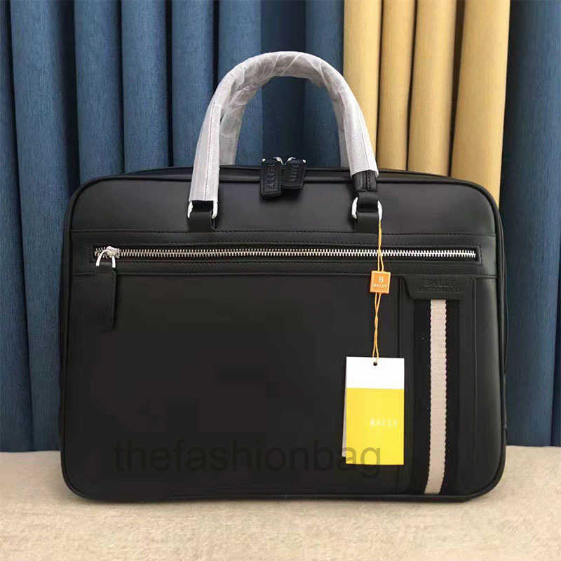 

LuxuryMen's Briefcase Casual Business Fashion Trend Leather Bag, Black