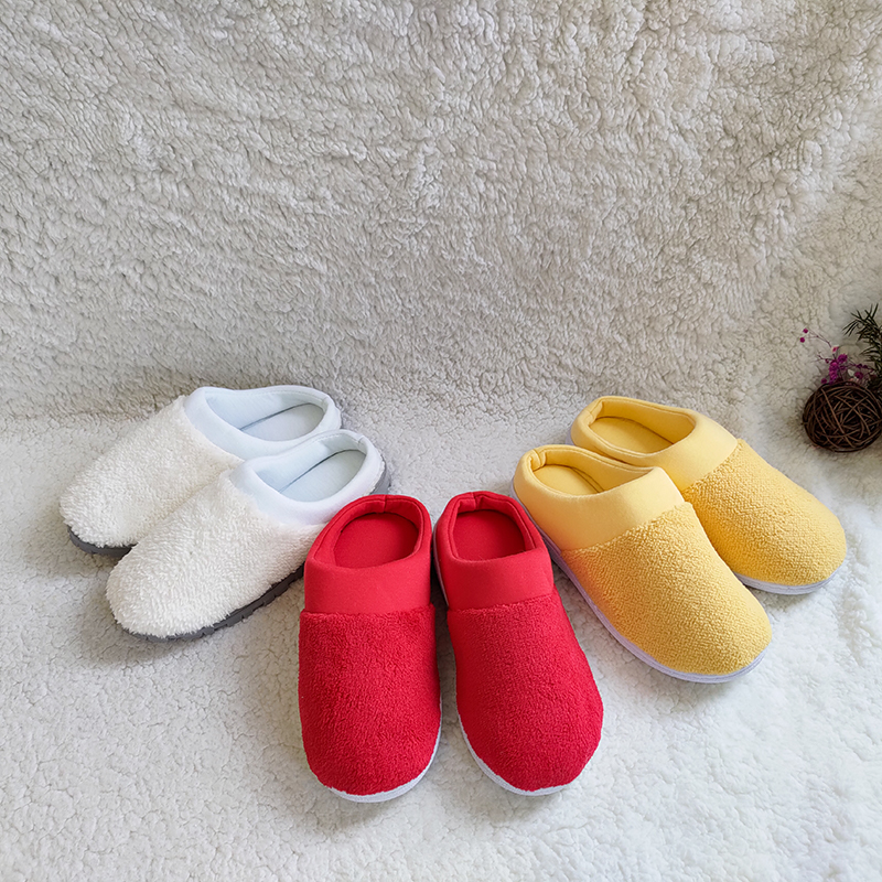 

Autumn and winter indoor slippers wholesale pure color simple unisex non-slip thick sole warm plush slippers, Red