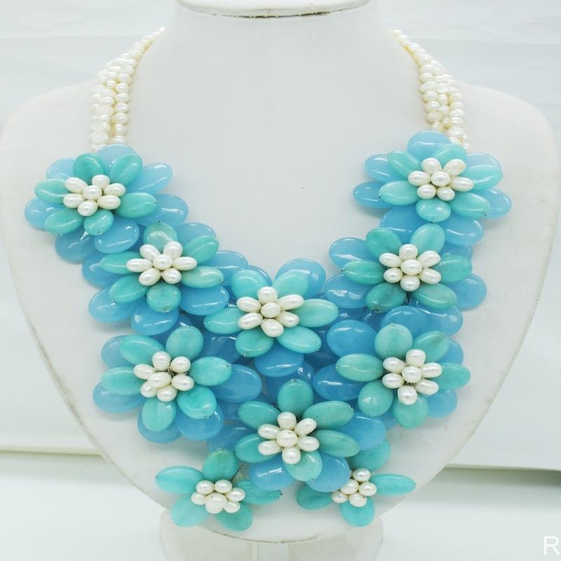 

Choker Pretty. Exquisite Brazil Natural Stone Flower Necklace 20"