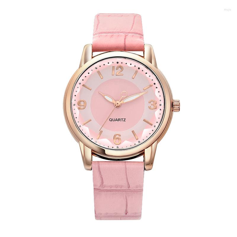 

Wristwatches Simple Quartz Women's Watch Leather Strap Creative Student Clock