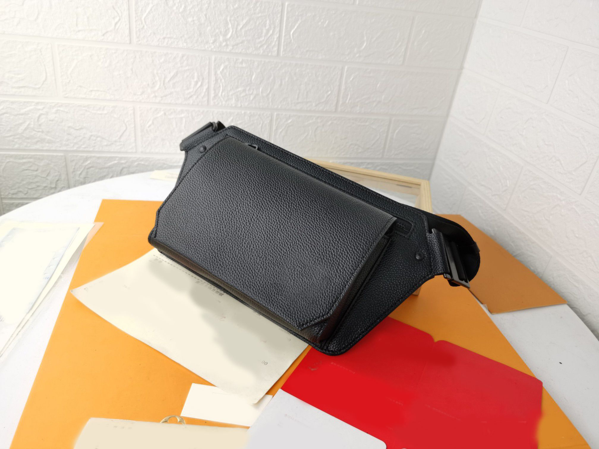 

M57081 SLINGBAG men designer bag cross-body original calf leather black metal shoulderbag purse messenger Flap magnetic closure waist pack LYB22014, Brown