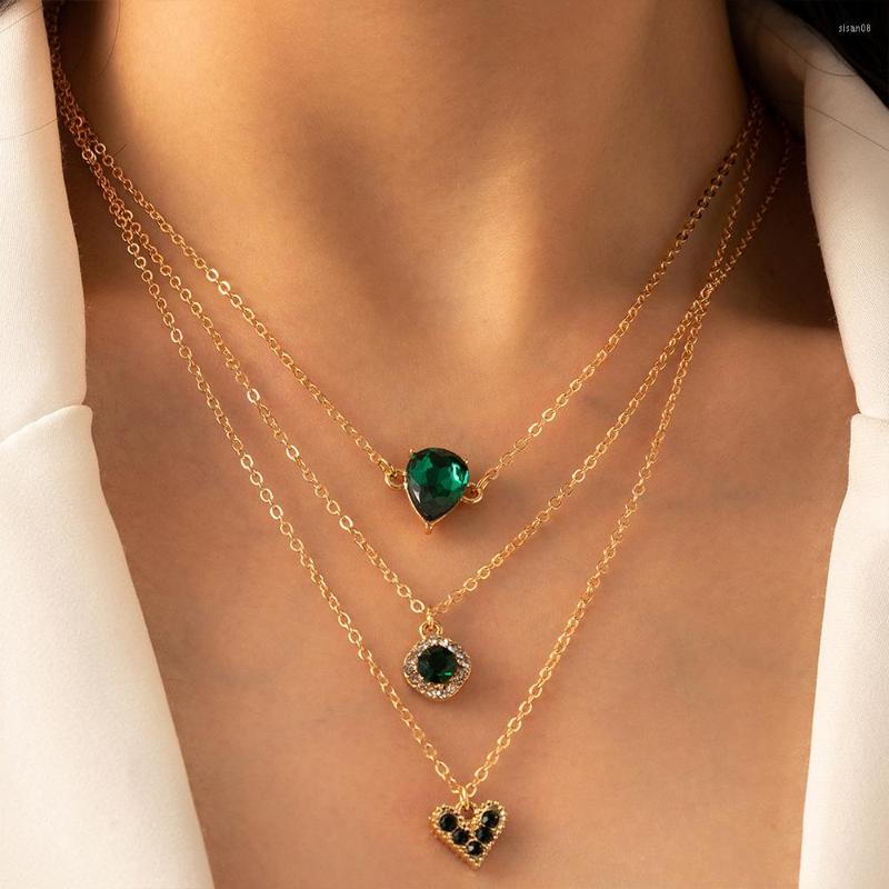 

Chains 3pcs Green Zircon Pendant Necklace Set For Women Elegant Love Heart Crystal Chain Necklaces Clavicle Statement Party Jewelry