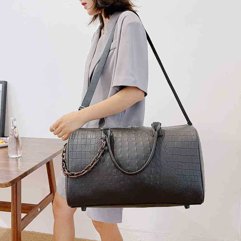 

Totes Large Travel Bags for Women Pu Leather Chains Weekend Carry on Luggage Men Shoulder Crossbody Tote Traveling, Blue