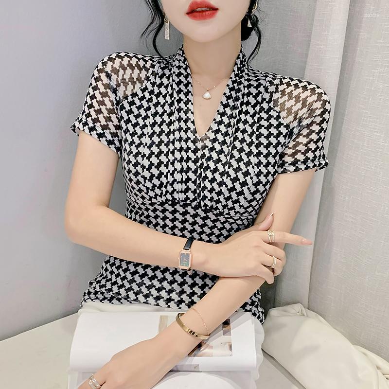 

Women' T Shirts Women' Summer Plover Case Bright Silk V-neck Checked Western Style Fashion Coat Short Sleeve Small Unlined Upper, The picture color
