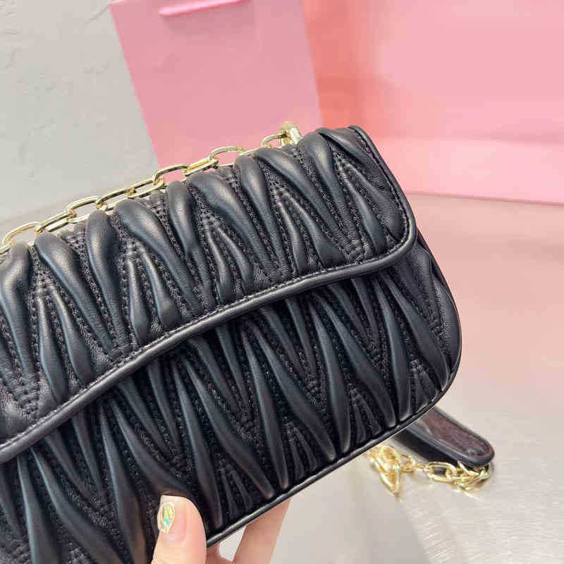

Shoulder Bags Crossbody Bags Women Wrinkled Leather Purse High Qulity Vintage Brushed Metal Handbag Chain Pleated Leather Lady Clutch 221101, Pink