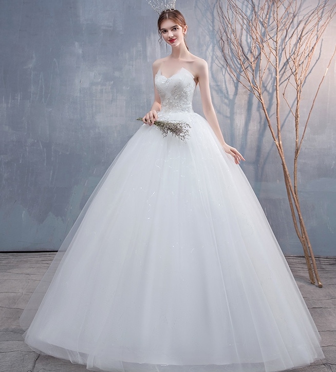 

2023 new pattern sleeves beads sequins and pearls handmade wedding gown super elegant and luxury strapless dress sweetheart necklace, White