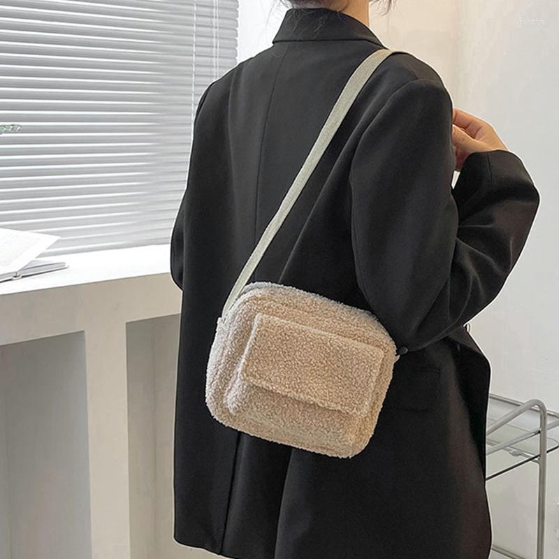 

Evening Bags Winter Wool Fluffy Fur Shoulder Bag For Women Warm Plush Armpit Designer Lady Crossbody Cute Phone Purse Bols, White