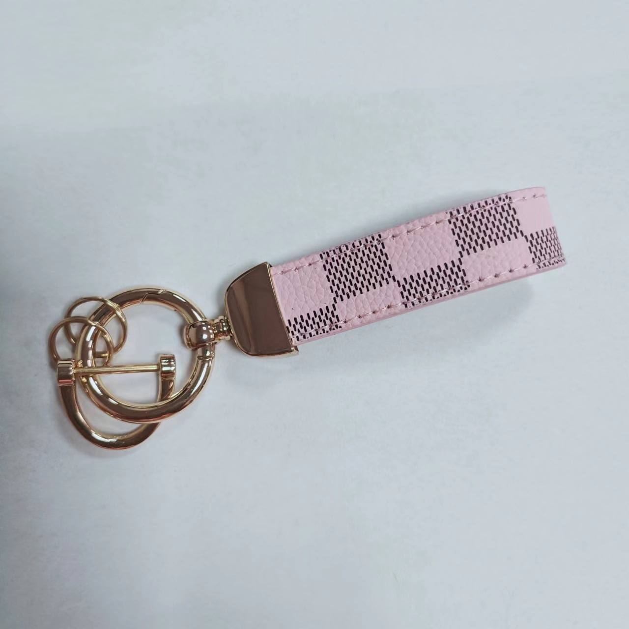 

Cross border fashion key chain leather PU antique cartoon wallet lattice portable lanyard alloy car key pendant