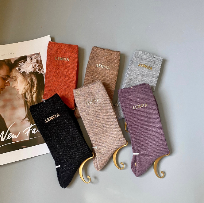 

Autumn and Winter Essential Socks Gold Standard Letter Angora Wool Mid-Calf Sock Men and Women Simple Warm Soft Ins Stockings, Black