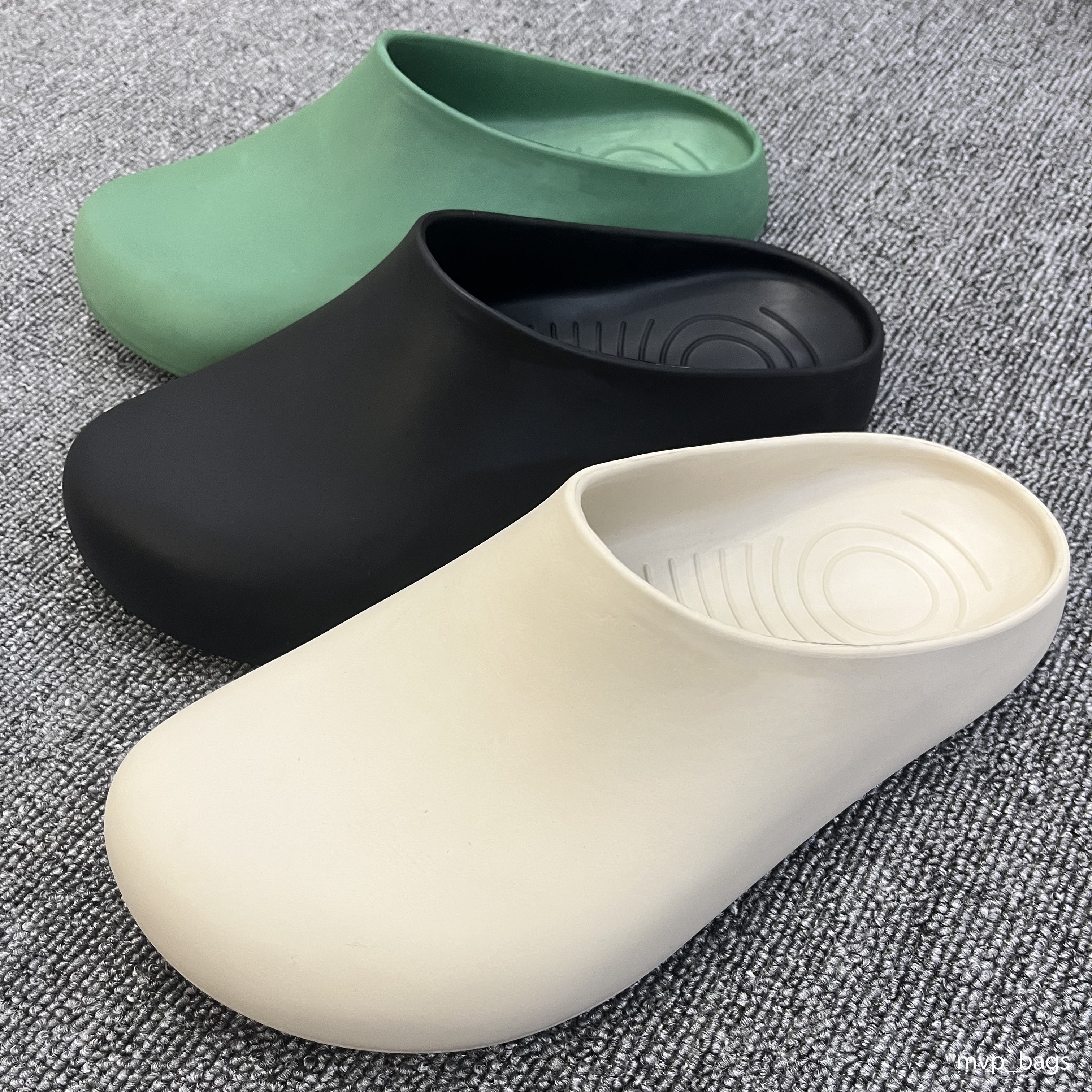 

2022 slippers beach sandal lazy shoe lovers wear non-slip designer sneakers new leather bag head anti-collision women and men, Green