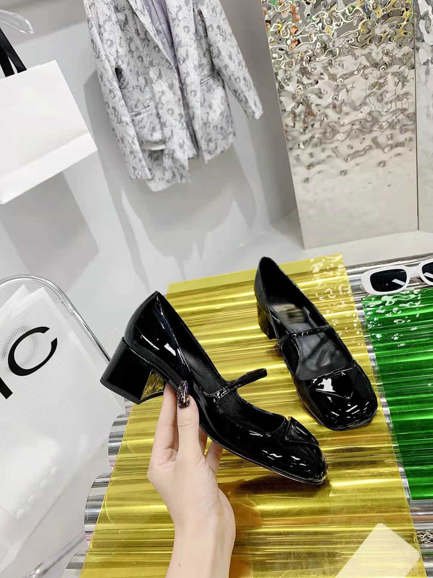 

Casual Shoes standard thick heel high heel Mary shoes women's 2022 spring new round head one-line buckle, Light blue (single shoe)