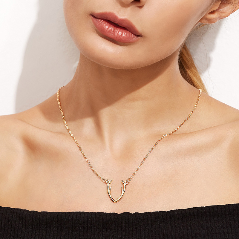 

Antlers Pendant Necklaces for Women Girls Tiny Deer Head Animal Necklace Christmas Jewelry Gift