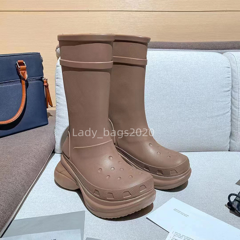 

Men Luxury Rain Boots Water Shoes Women Rubber Design High Platform Hole Pvc Designer Rainboots Big Rubber Round Head Thick Bottom Waterproof 35-46 Size Long, Black