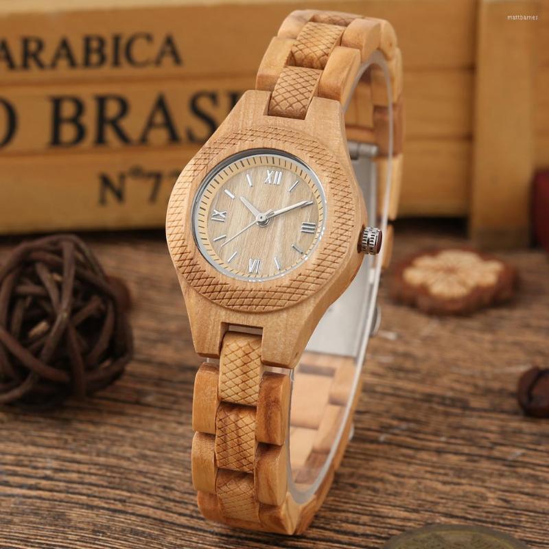 

Wristwatches Handmade Sandalwood Watch Nature Wood Wristwatch For Women Quartz Analog Display Roman Numeral Clock Full Wooden Bracelet