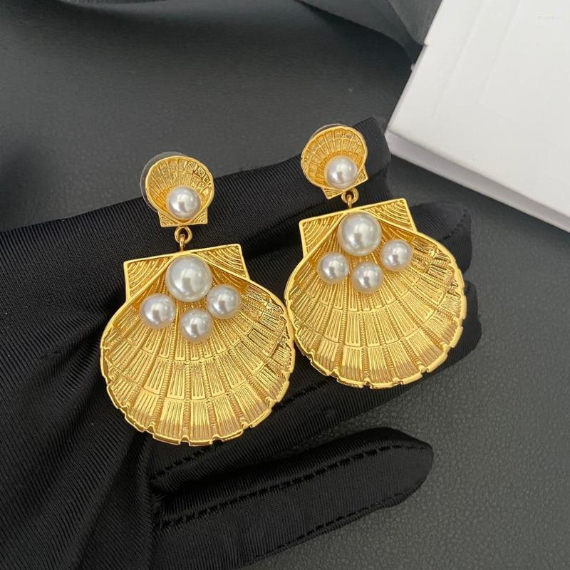 

Necklace Earrings Set European And American Fashion Pearl Shell Earring, Picture shown