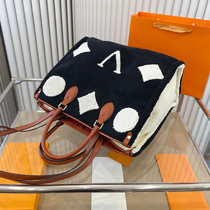 

Designer Terry Tote Bags Fashion Womens Plush Handbags Classic Pattern Shoulder Bag Elegant Lady Winter Totes Bags Luxury Women Purses 38cm, S2