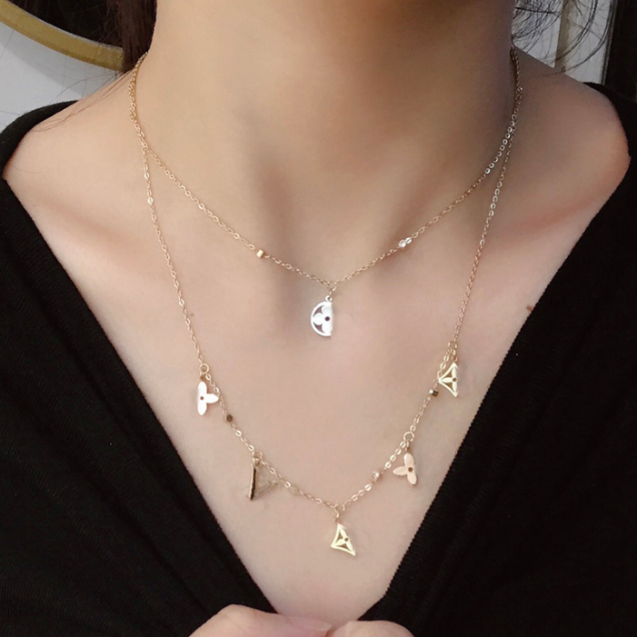 

Luxury Jewelry Flower Pendant Necklace Young Fashion Style Art Designer Luxury International Brand Simple Accessories Extremely Elegant Campus Couple Gift X032