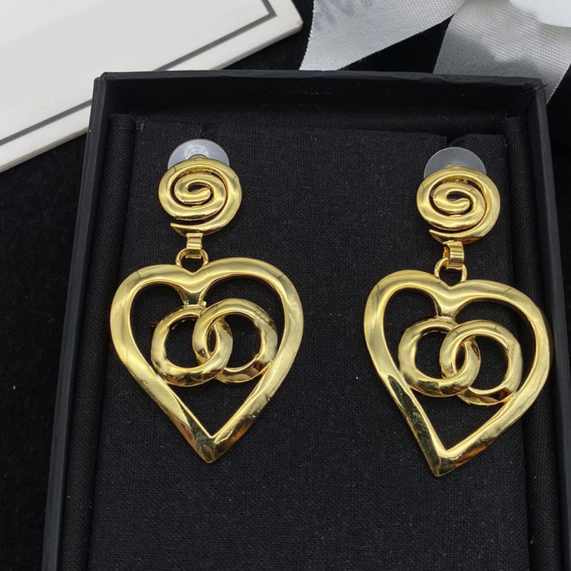 

Women Earrings Love Hoops Heart Shape Earings Charm Hoop Earring Luxury Designer Jewelry C Stud Earring Classic Dangle Earing Wedding