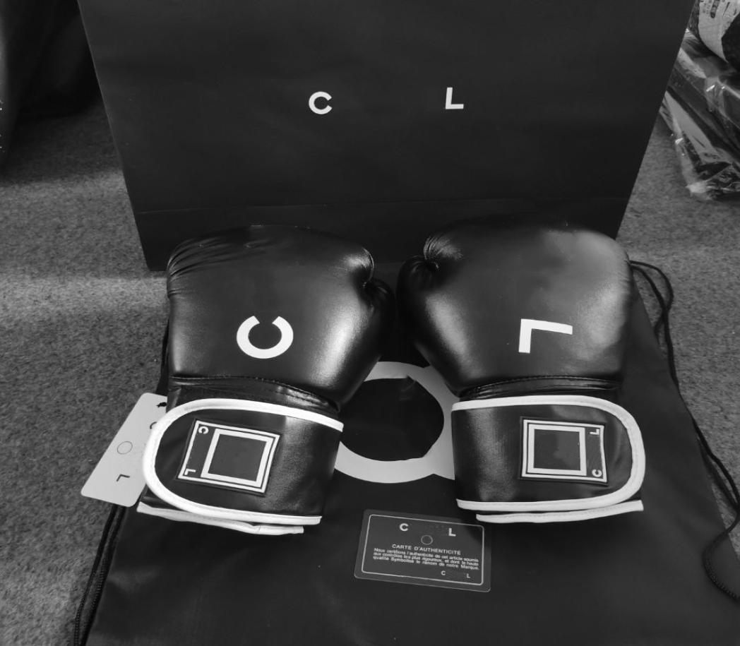 

Boxing Gloves CHANNEL Limited Edition Vintage Retro style Adult Size Playing Sandbags Parry Mens Womens Fight Training Sanda Muay 4093304