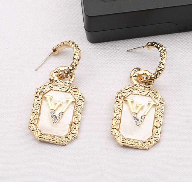 

Crystal Earrings Ear Stud Women Designer Brand Letter Elegance Temperament Simple Ladies Wedding Party Jewelry Accessories