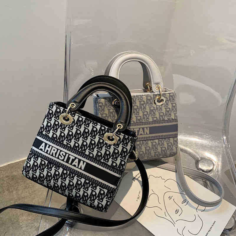 

Purses Advanced sense of style portable small Handbags Womens new bag versatile One Shoulder Messenger Bag, Gray