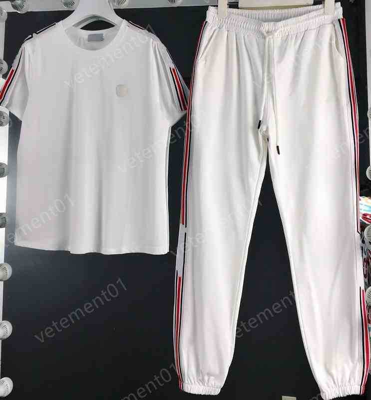 

Womens Two Piece Pants Classic White T-shirt With Brand Graphic On Chest And Loose-fitting Sweatpants 2 Piece Sets Luxury Designer Tracksuits Women Clothing
