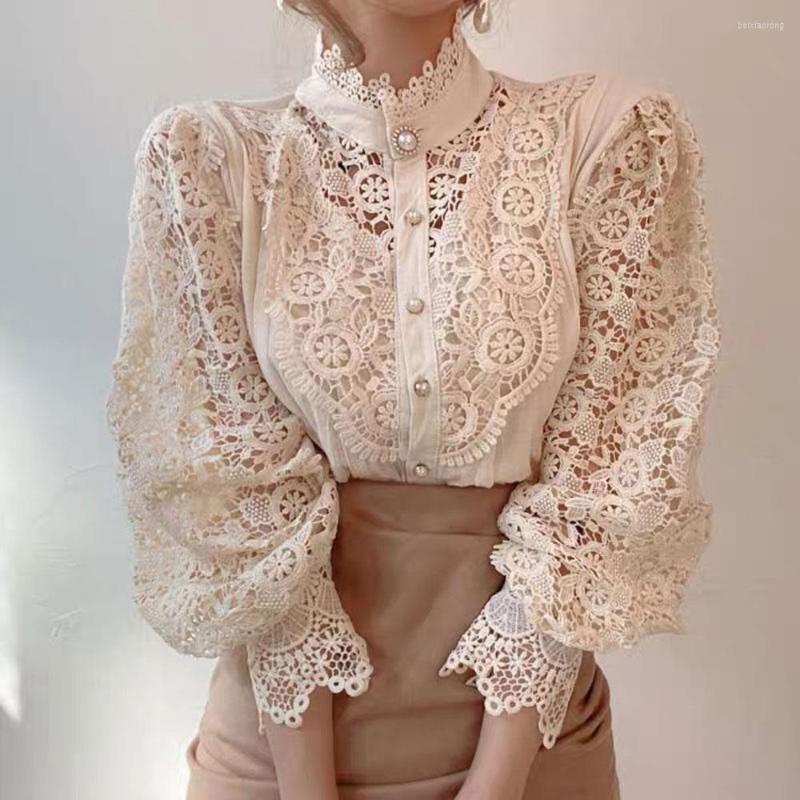 

Women' Blouses French Vintage Solid White Lace Blouse Shirts Women Korean Button Loose Shirt Tops Female Hollow Casual Ladies
