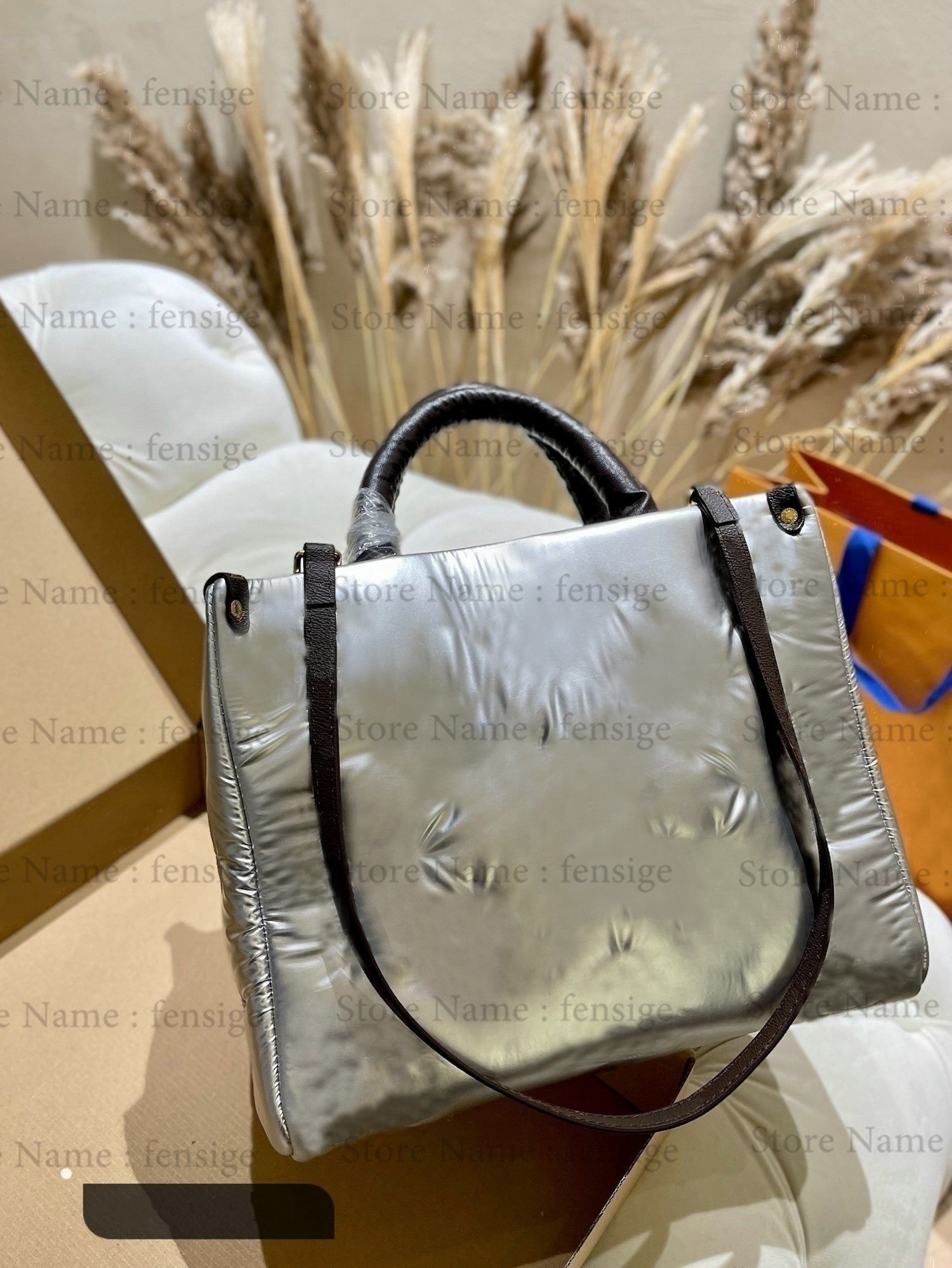 SS22 ONTHEGO MM Tote Bubblegram Sacs en cuir gonfl￩ Broidered Sac ￠ main sac ￠ main sac ￠ bandouli￨re