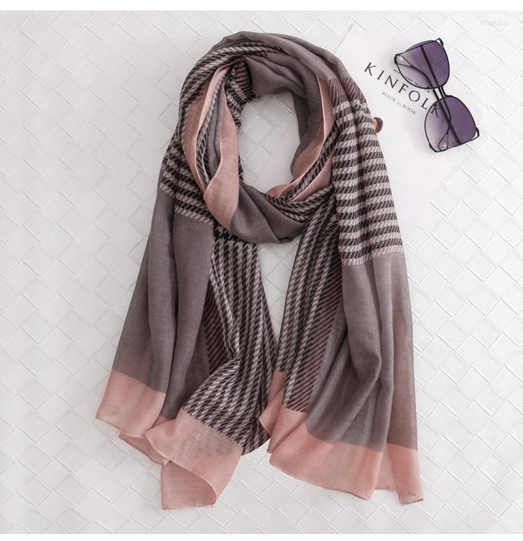 

Scarves 2022 Cotton Swallow Gird Print Fringe Shawls Wrap Women Soft Fashion Grid Scarf Hijab Headband 2 Color
