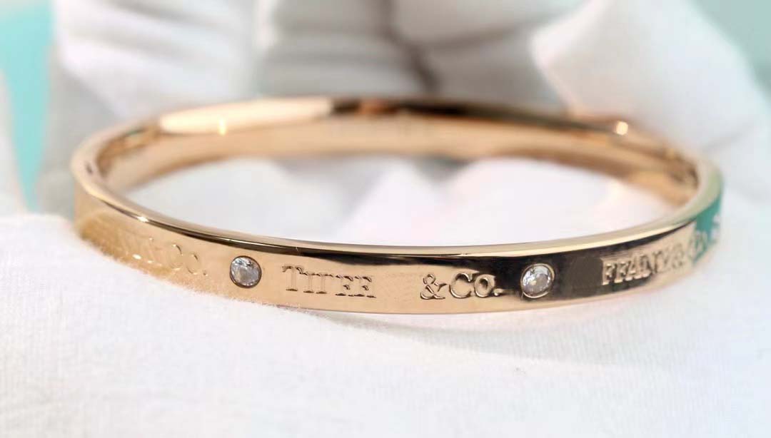 

Luxurys Designers bracelet jewelry Tiff Tanys Women Charm bracelet Diamond Bracelets fashion Exquisite gifts very nice