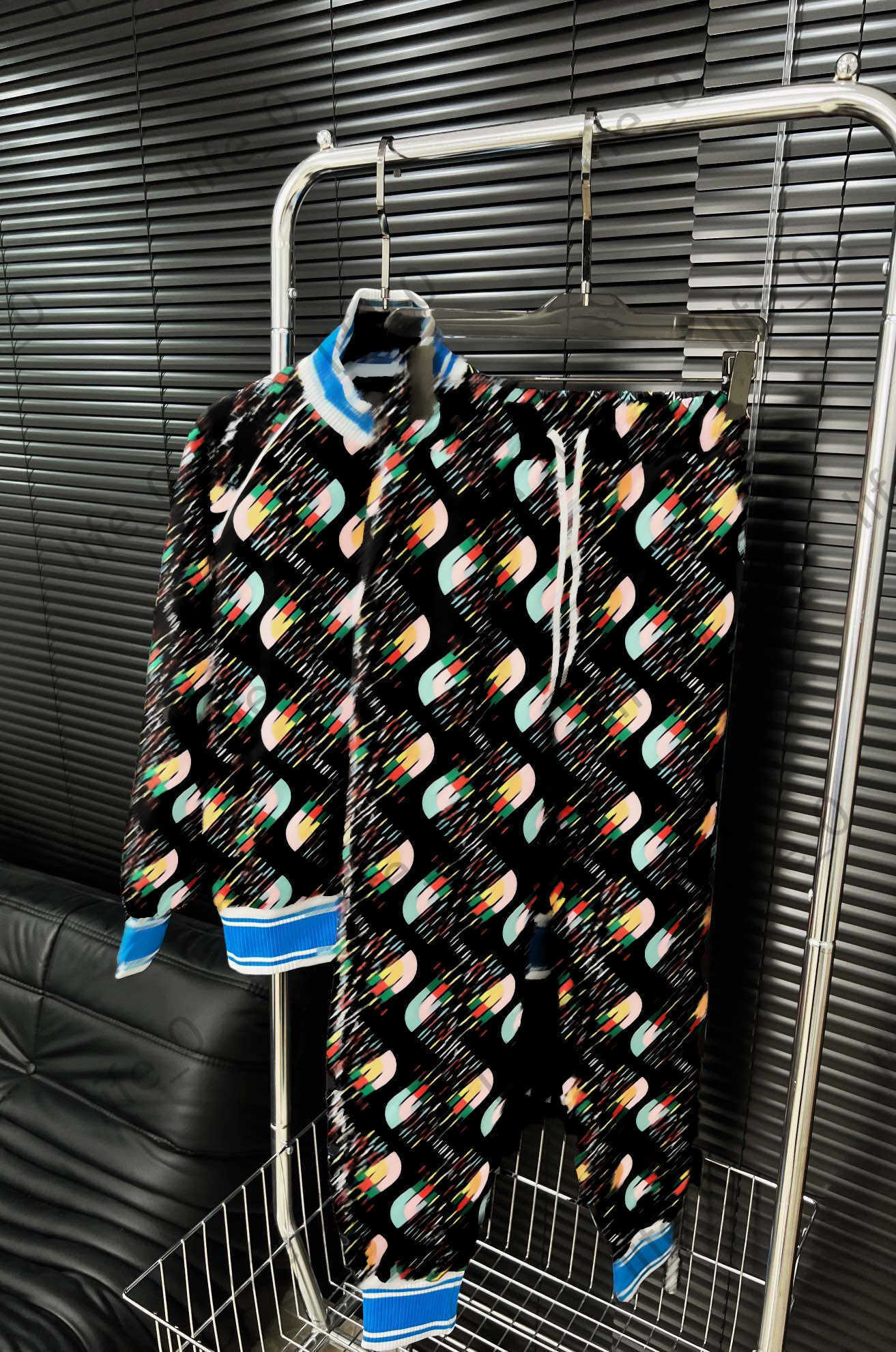 

Brand Womens Two Piece Pants Full-body Printed Striped Stand Collar Zipper Coats Tops Elastic Waist Leisure Sports Trousers Fashionable Women Tracksuits 1970