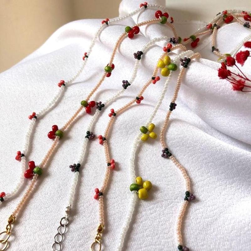 

Choker Dvacaman 2022 INS Korean Sweet Colorful Little Flower Acrylic Pearl Bohemian Beaded Clavicle Necklaces For Women DIY Jewelry