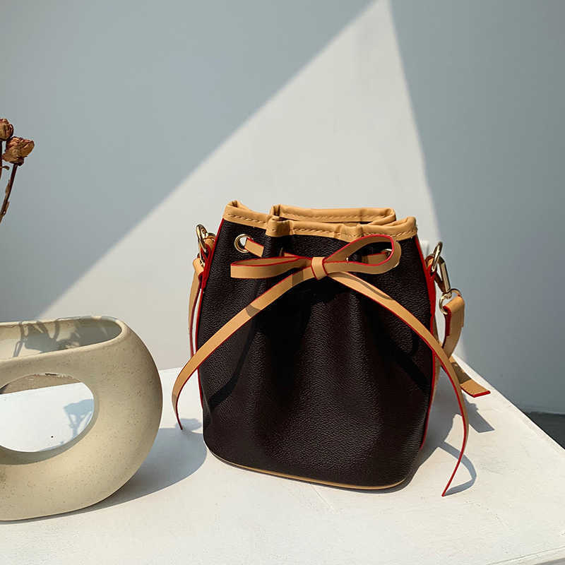 Top Brand Bucket Handbags Crossbody Tote Bags High Quality Fashion Noemal Shoulder Bag Drawstring BB Brown White Bucket Vince Camu To