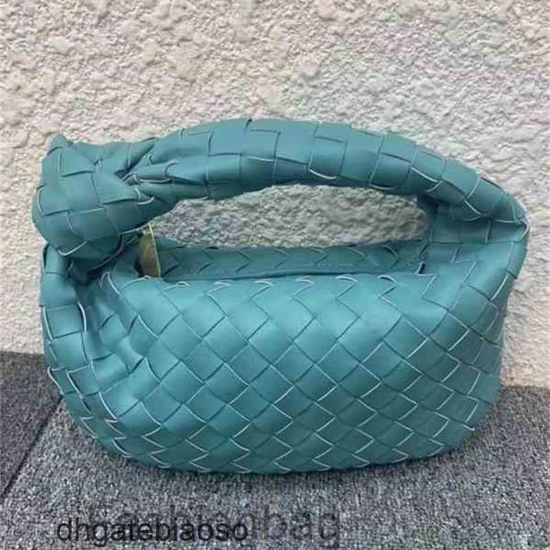 Sac de créateur de mains Femmes Bottegas Sacs 2023 Venetas Knit Fashion Classic Dumpling Underar Arm Summer Horn Cloud Women's Leather 4kln 961a