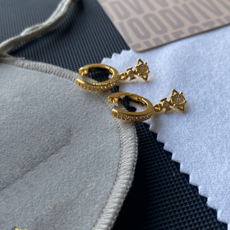 

Exquisite High end Earrings Designer Brand Earrings Charm Fashion New Style Classic Premium Jewelry Accessories Size 0.7x2.5cm Real Gold Plating Never Fade A1153