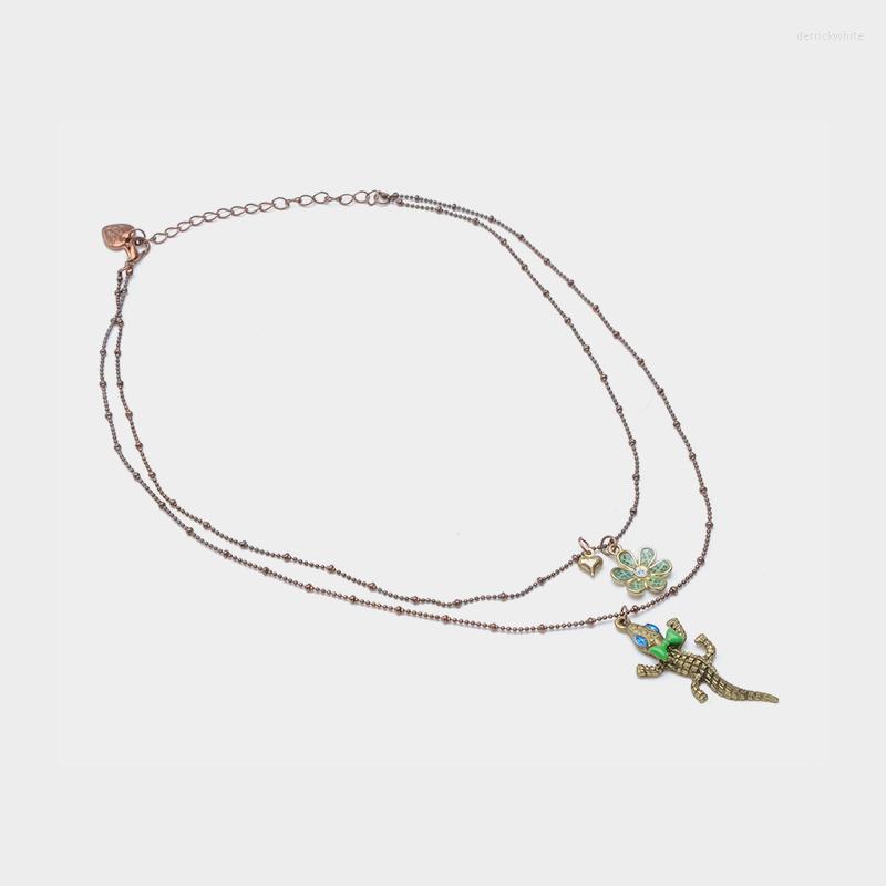 

Choker Amorita Boutique Metallic Flower Crocodile Pendant Necklace