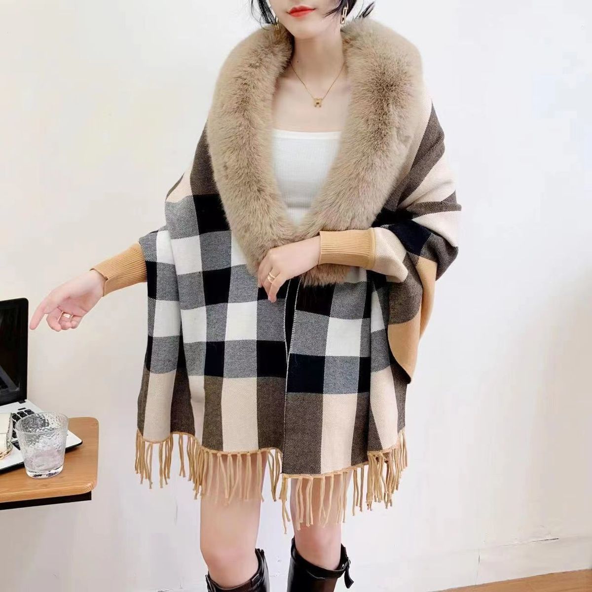 

Women's Cape Fashion designer Outerwear Coats Wool collar shawl autumn and winter knitting tassel scarf medium long versatile knitting capes, Beige