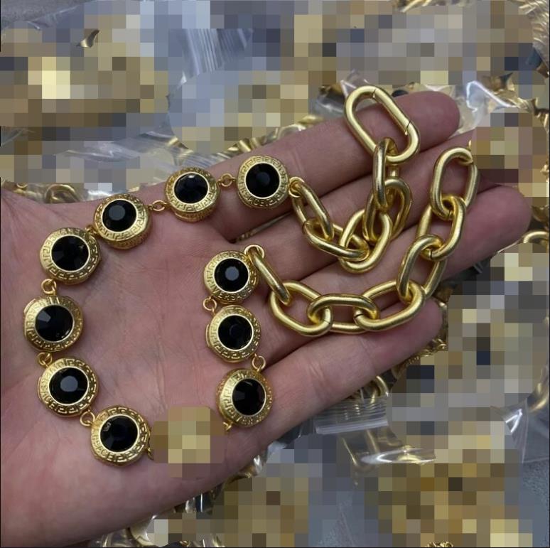 

Designed Brass letter Open Bracelets Bangle Banshee Greece Meander Pattern Medusa Head Portrait 18K Gold Plated Womens Bangle Designer Jewelry iudfsd