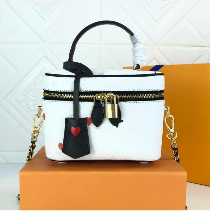 pochette Fashion Luxurys Designers mono nice vanity Cosmetic bags Pouch tote Wallets Black Embossing Handbags Classic Toiletry Makeup Bag Cases Purs