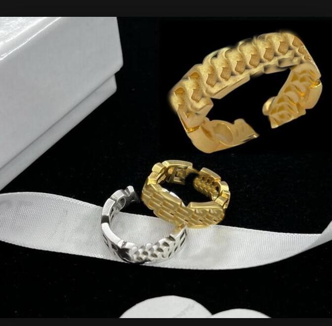 

Women Gold Slive Rome Greece Meander Pattern Rings Medusa Head Portrait 18K Gold Plated Medusas Brass Open Ring Designer Jewelry Luxurious Designed DYJB