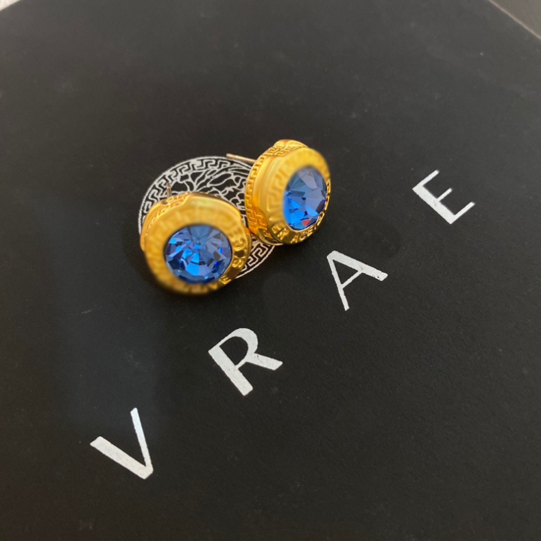 

Selected Luxury Brand Earring Charm Fashion Style Earrings Women Gift Designer Brand Jewelry Exquisite High End Plating Real Gold Diameter 1.4cm Never Fade A799