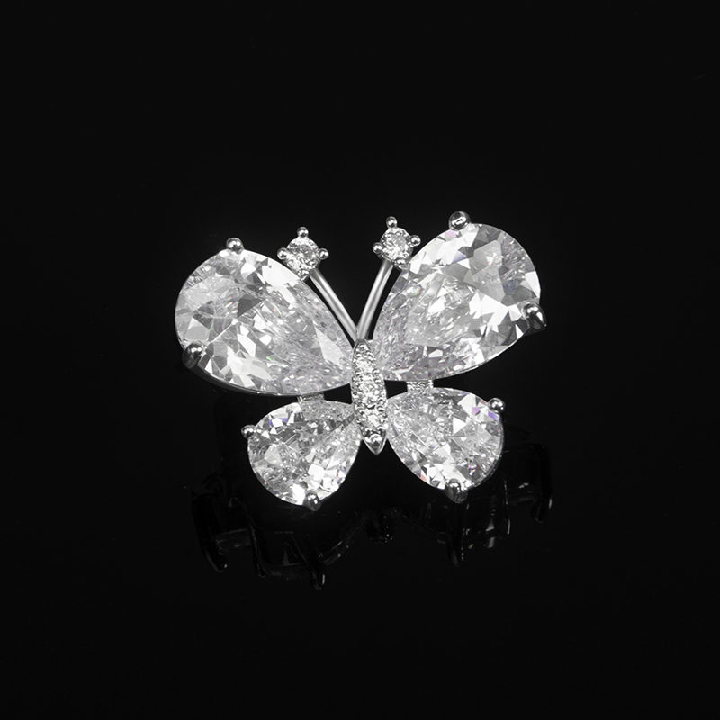 

Elegant Crystal Butterfly Brooch Pin Insect Jewelry Silver Plated Brooches for Women Luxury Clothing Accessories Gift