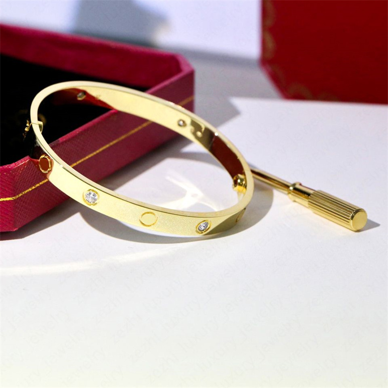 

Womens Hand Bangles Fashion Designer Bracelet Custom Luxury Jewelry Friendship Bracelets Punk Accessories Charm Bangle For Women Vintage Jewellery