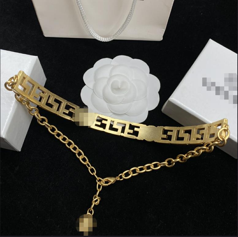 

Fashion new designed Choker Banshee Pendants with diamonds women necklace Medusa head portrait 18K gold plated women ladies bracelet Designer Jewelry 2022