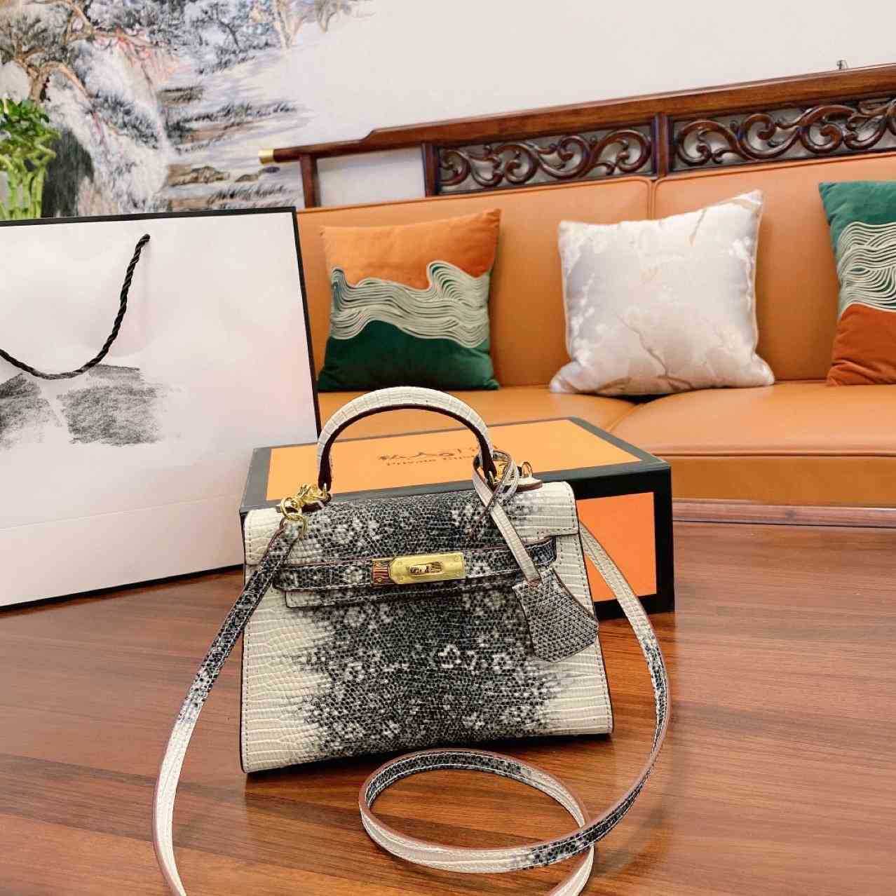 

Luxury Bags High Quality Hemess Women Summer Luxurys Handbags Brown Large Lock Pattern Inner Patch Square Soft Handle Solid Women's Leather Ha, 19cm