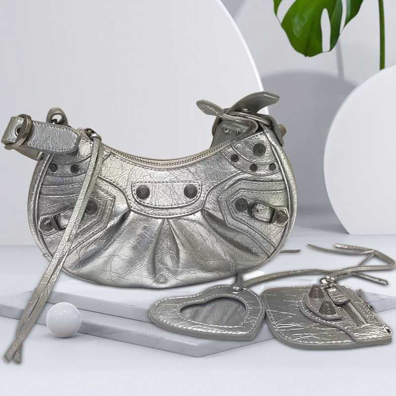 

AHer Max Fashion lecagole leather Balenicass biker bag 22 new Le cagole rivet locomotive three in one fold crescent oil wax underarm female diagonal span, Yellow