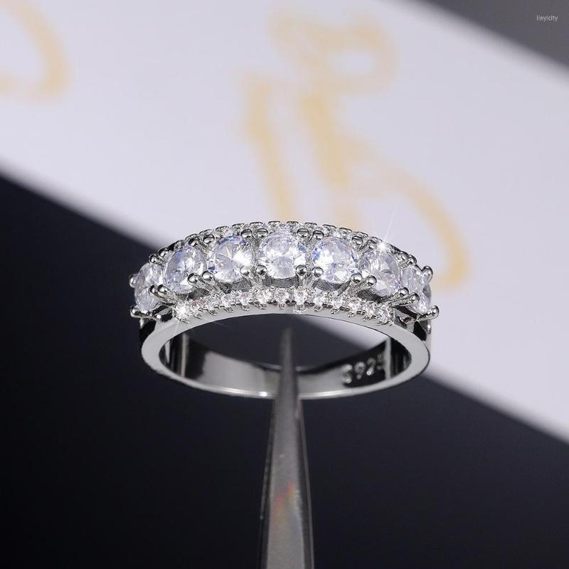 

Wedding Rings Delicate Round Cubic Zirconia Design Women Aestethic Bridal Finger Ring Brilliant Luxury Party Jewelry Wholesale