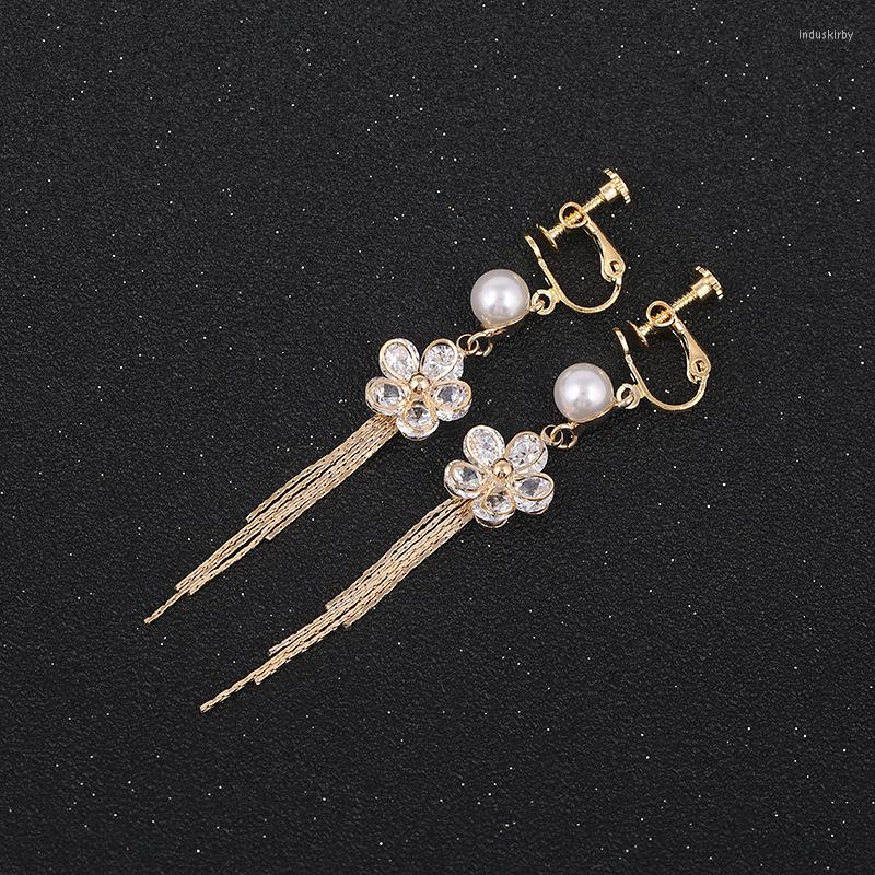 

Backs Earrings Grace Jun Korea Style Fashion Simulated Pearl CZ Flower Clip On Without Piercing For Women Party Charm Tassel